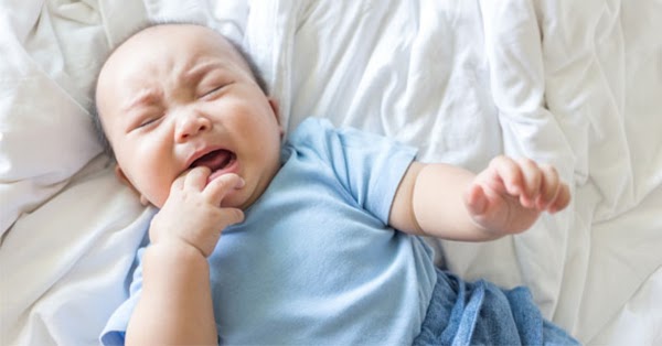 có nên đánh thức trẻ đang ngủ?